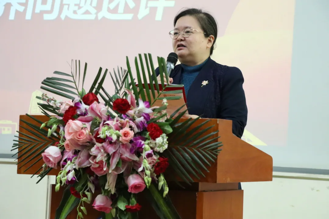 38太阳集团官网  易进副教授.jpg